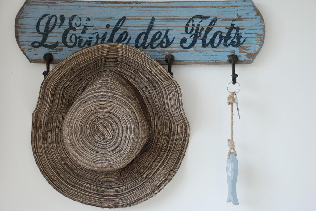 Roulotte Gites O Bien-Etre: Beachside Wellness Retreat Porspoder Room photo